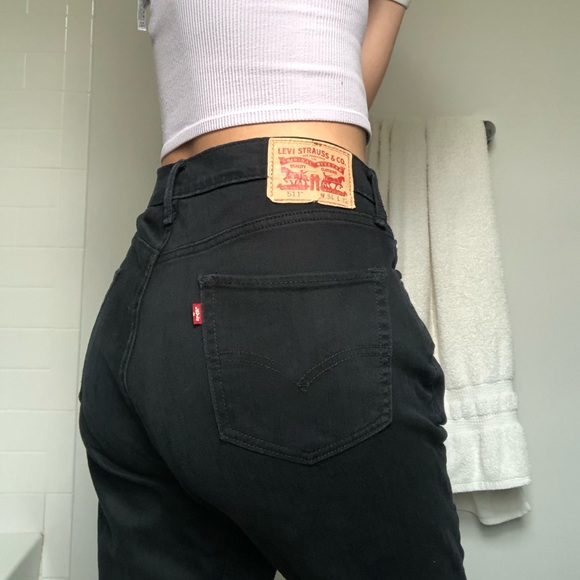 Levi Jeans - Picture 3 of 5